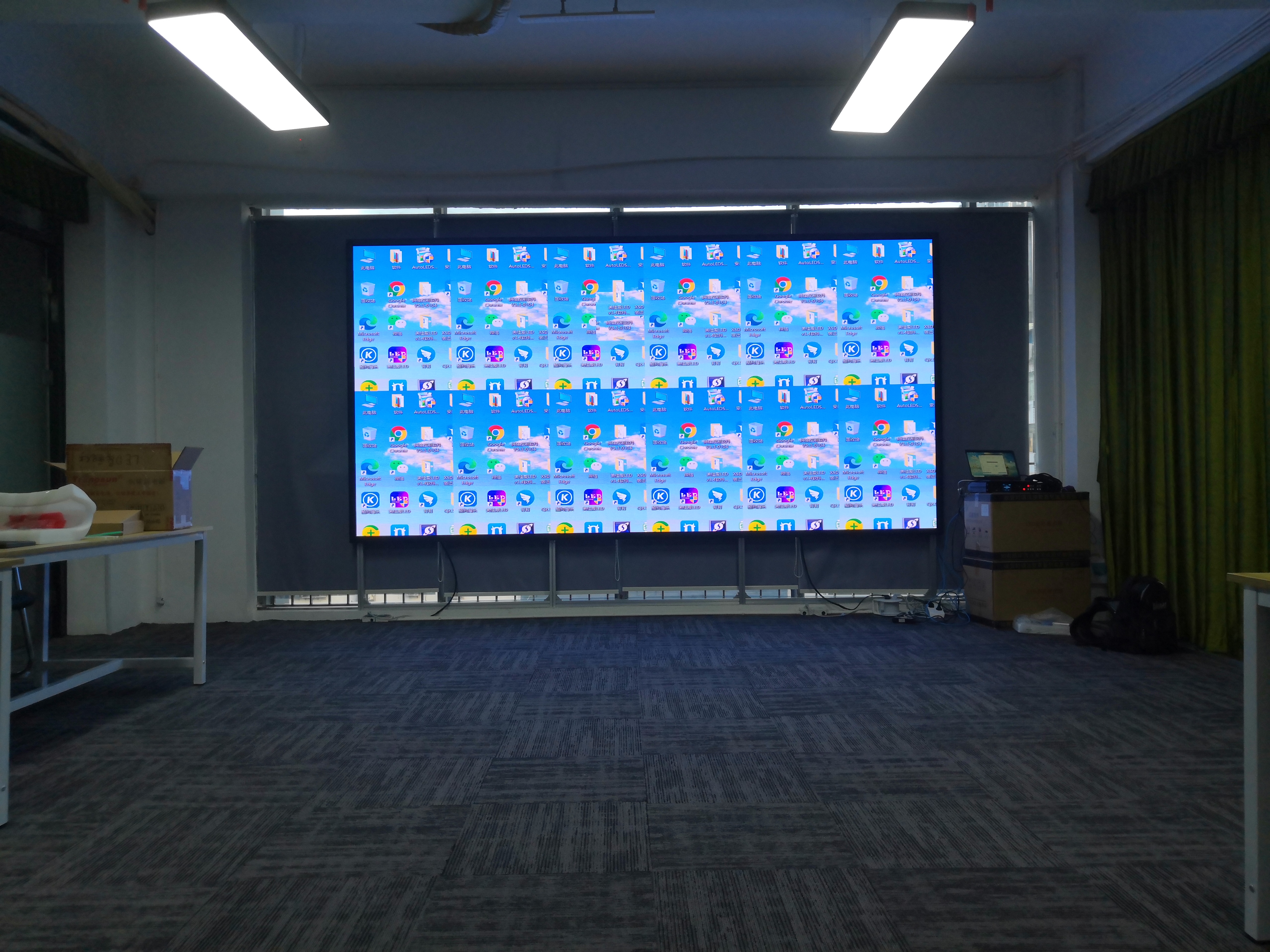 P2.5全彩LED显示屏-落地支架-深圳市宝安区新安街道众里创新社区